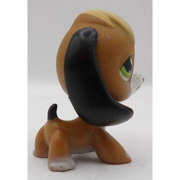Littlest Pet Shop Hound- Tan & White/ Black Eyes ©2004 with Red Magnetic Foot - Picture 4 of 5